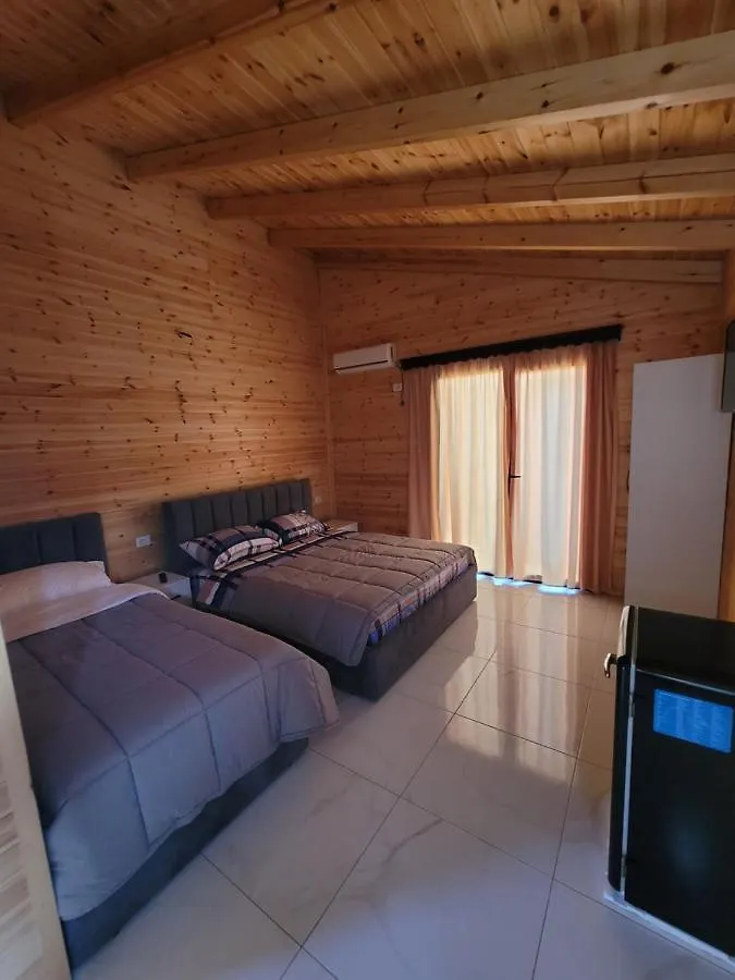 Lezhë Beni Rooms Tale 0*,