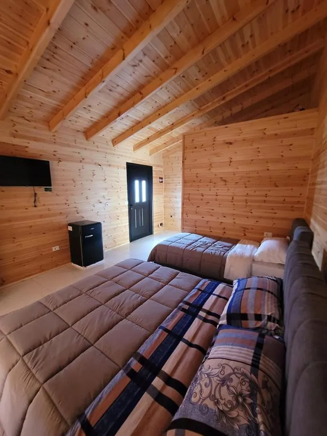 Lezhë Beni Rooms Tale בקתה