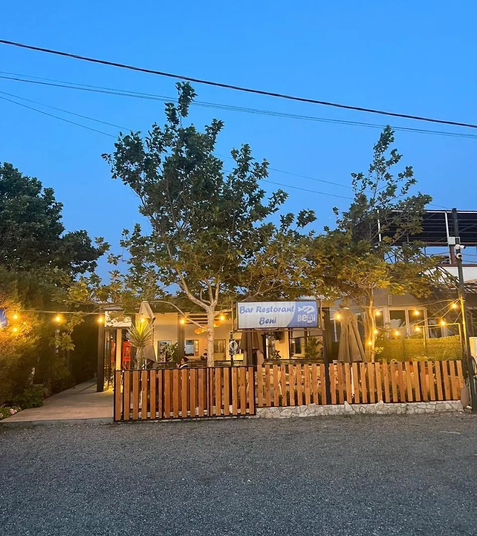 Lezhë Beni Rooms Tale בקתה